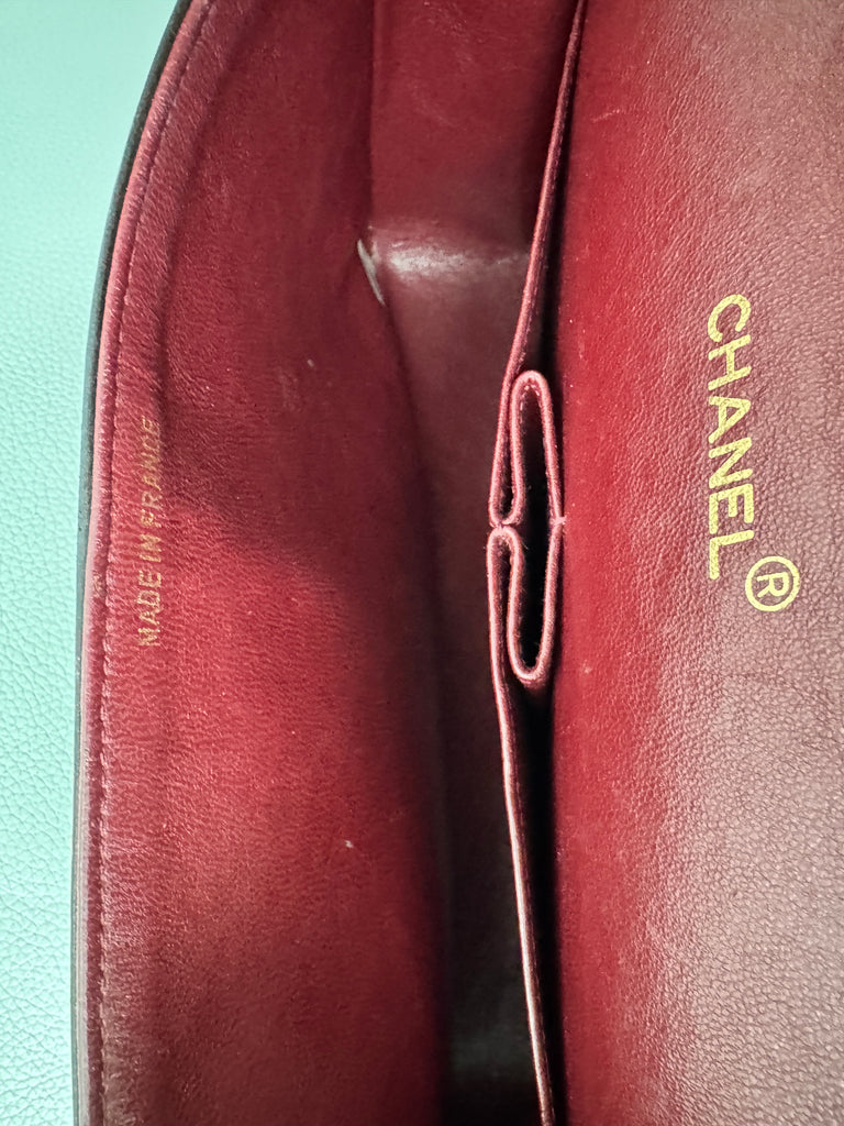 CHANEL Vintage Medium Classic Double Flap Bag