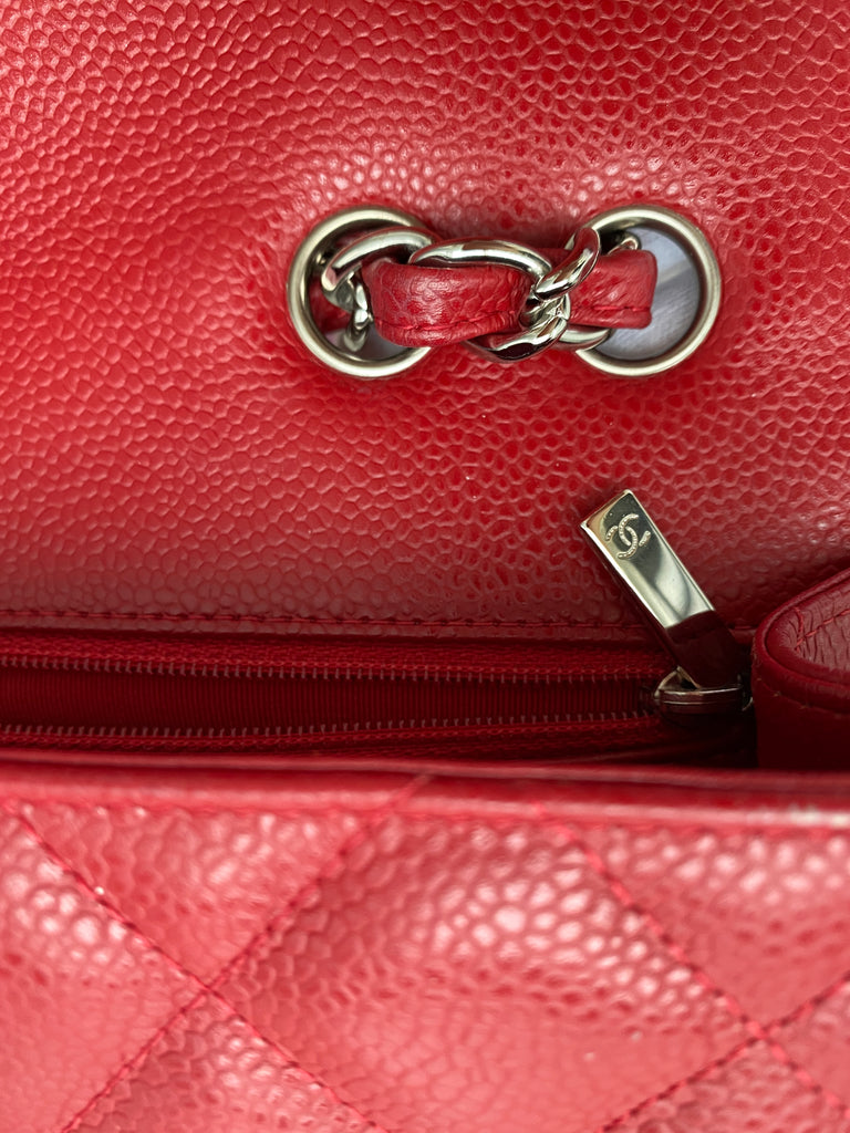 CHANEL Classic Single-Flap Bag