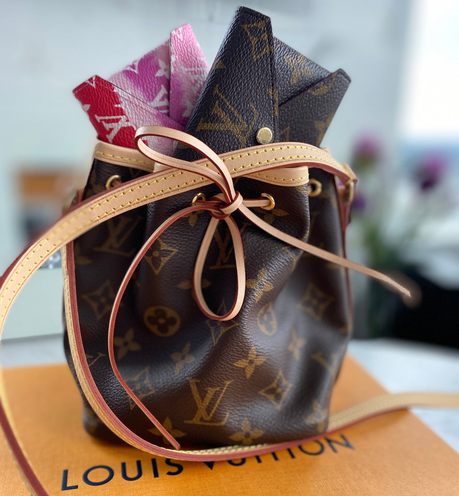 LOUIS VUITTON Small Kirigami Pochette