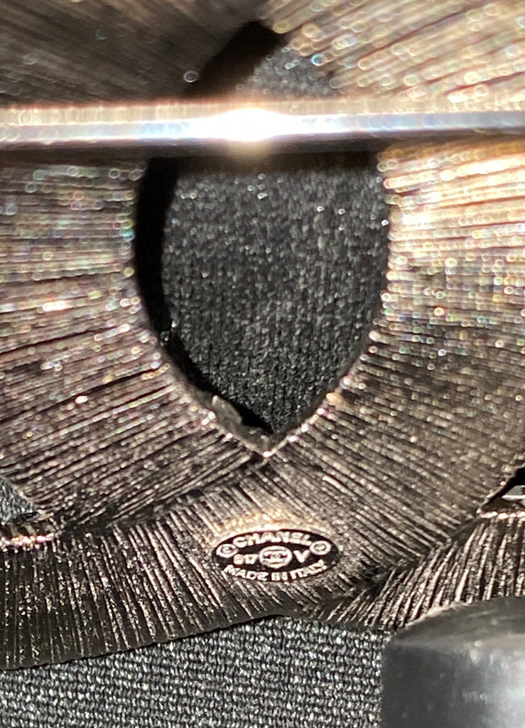 CHANEL brooch