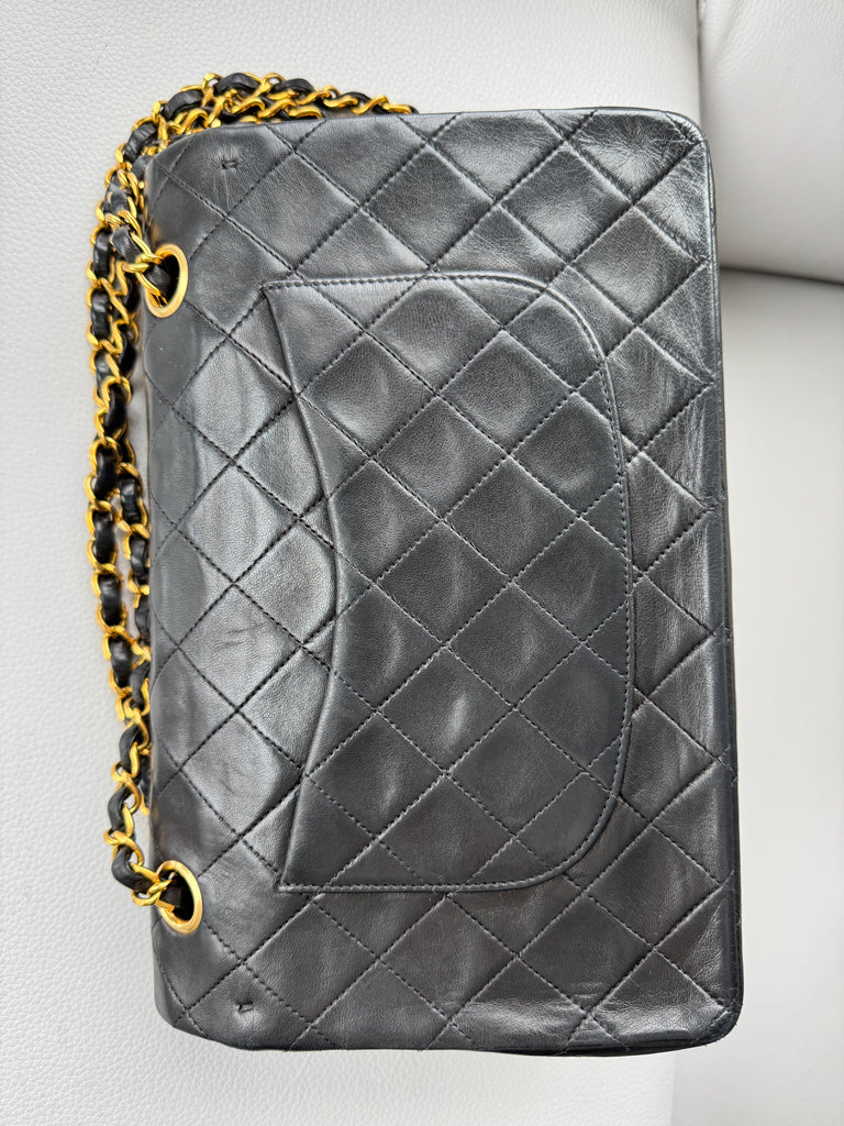 CHANEL Vintage Medium Classic Double Flap Bag