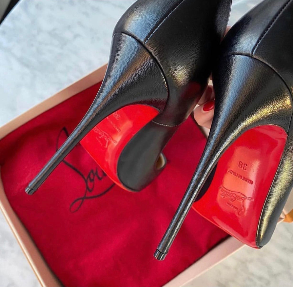 Christian Louboutin So Kate Leather Pumps, size 38