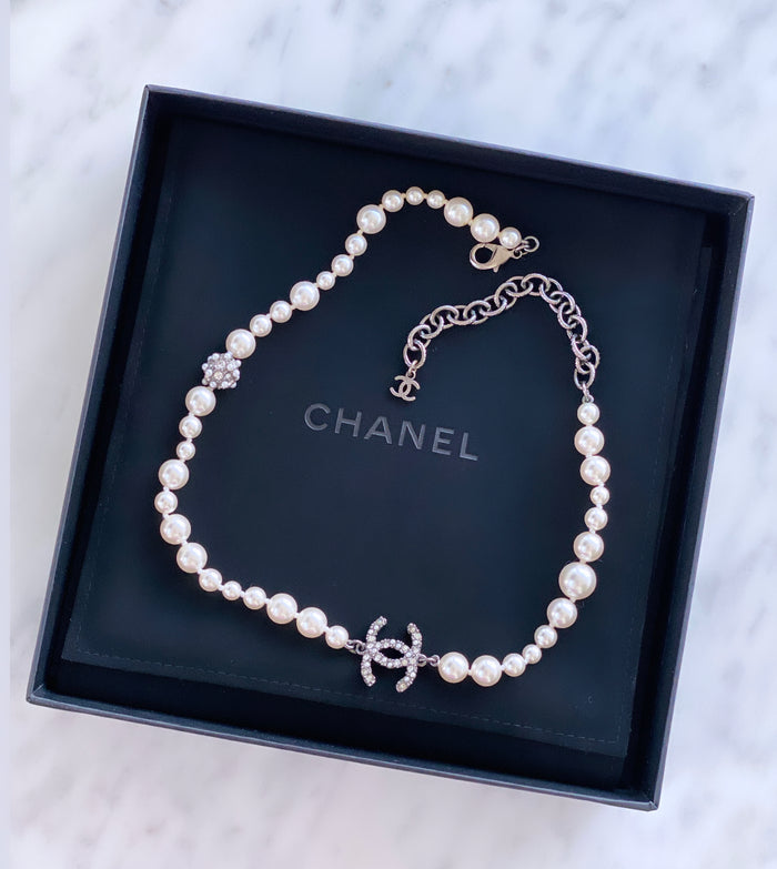 CHANEL CC crystal-embellished faux-pearl necklace