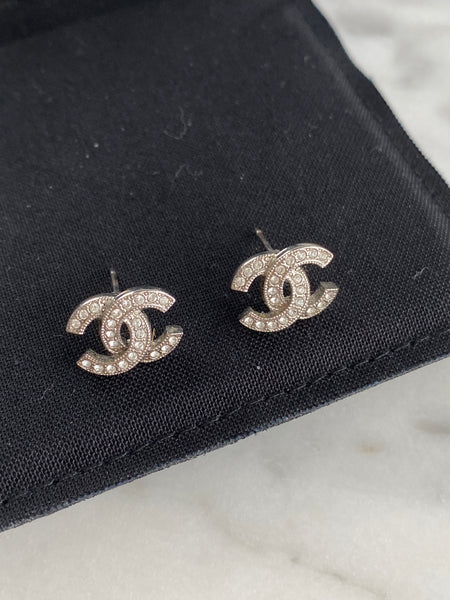 CHANEL Silver Crystal CC Stud Earrings –