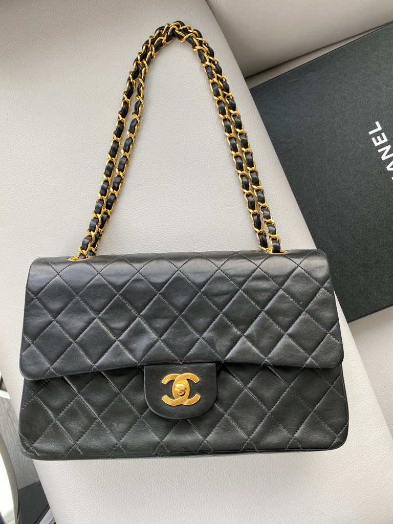 CHANEL Vintage Medium Classic Double Flap Bag