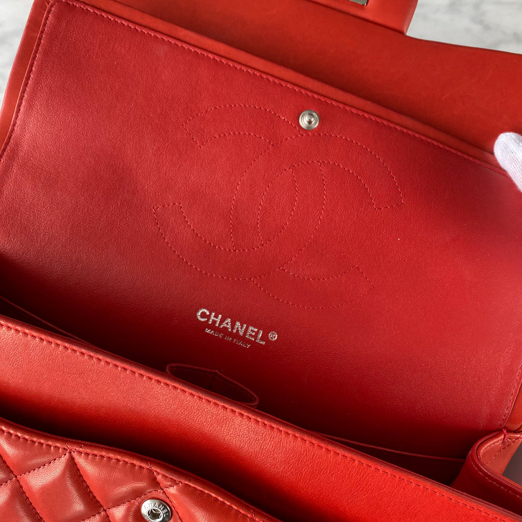 CHANEL Jumbo Classic Double-Flap Handbag