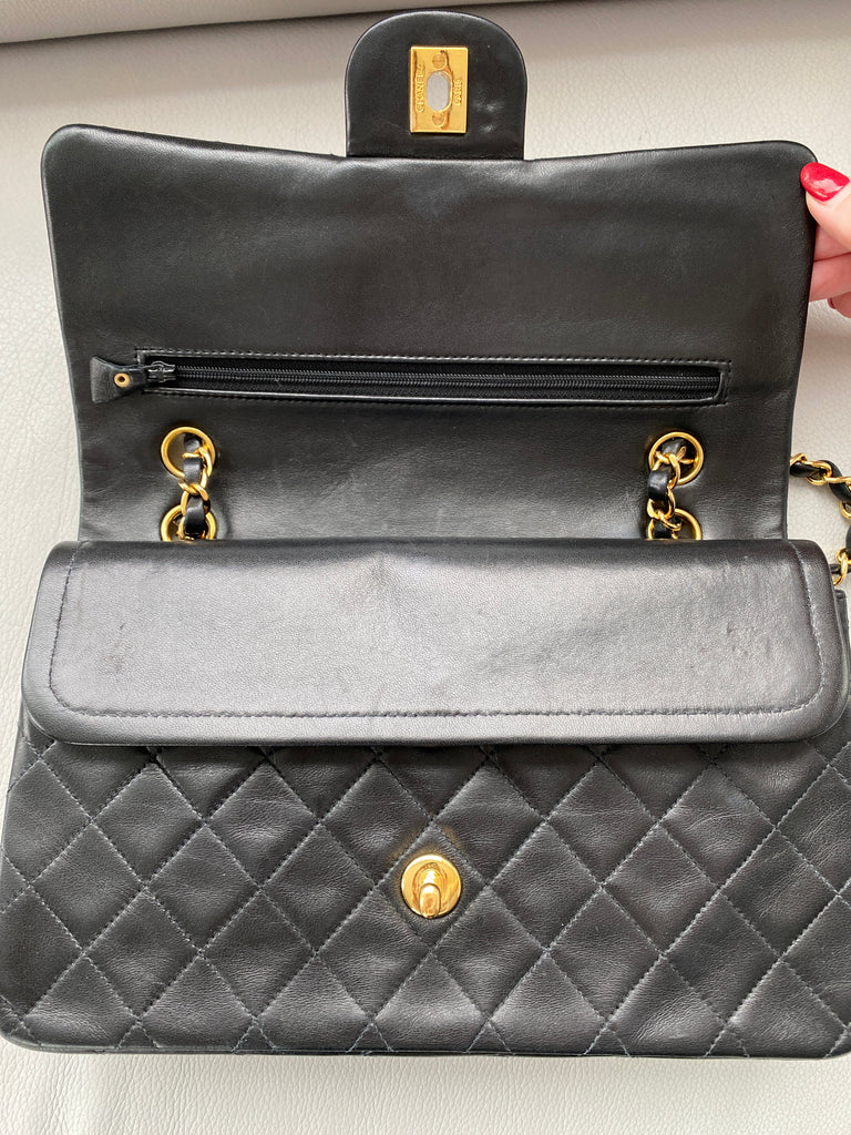 CHANEL Vintage Medium Classic Double Flap Bag