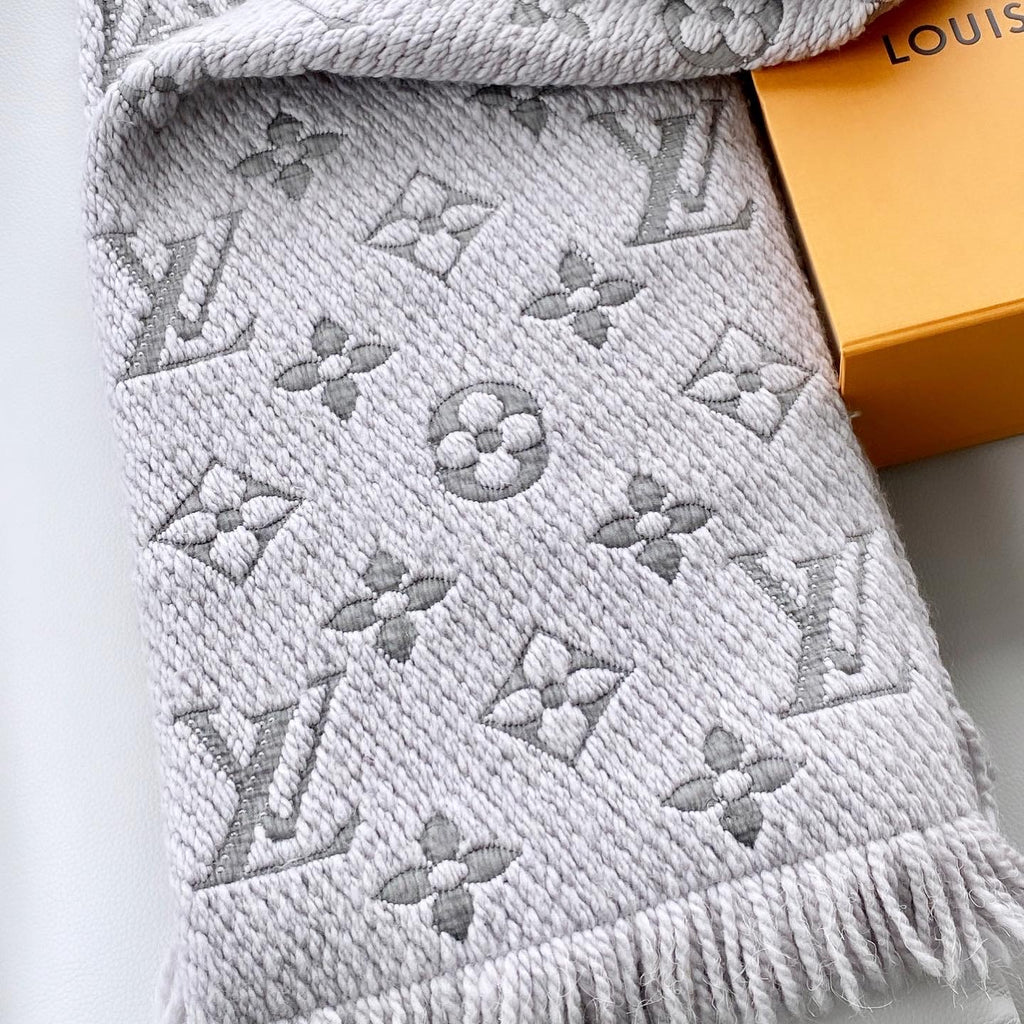 LOUIS VUITTON Logomania Scarf