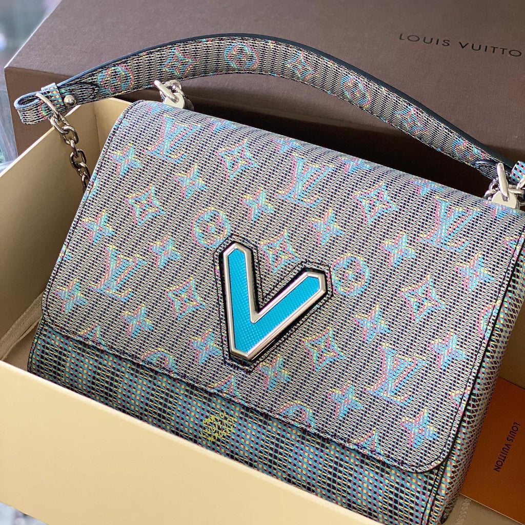 LOUIS VUITTON Twist MM Chain Bag