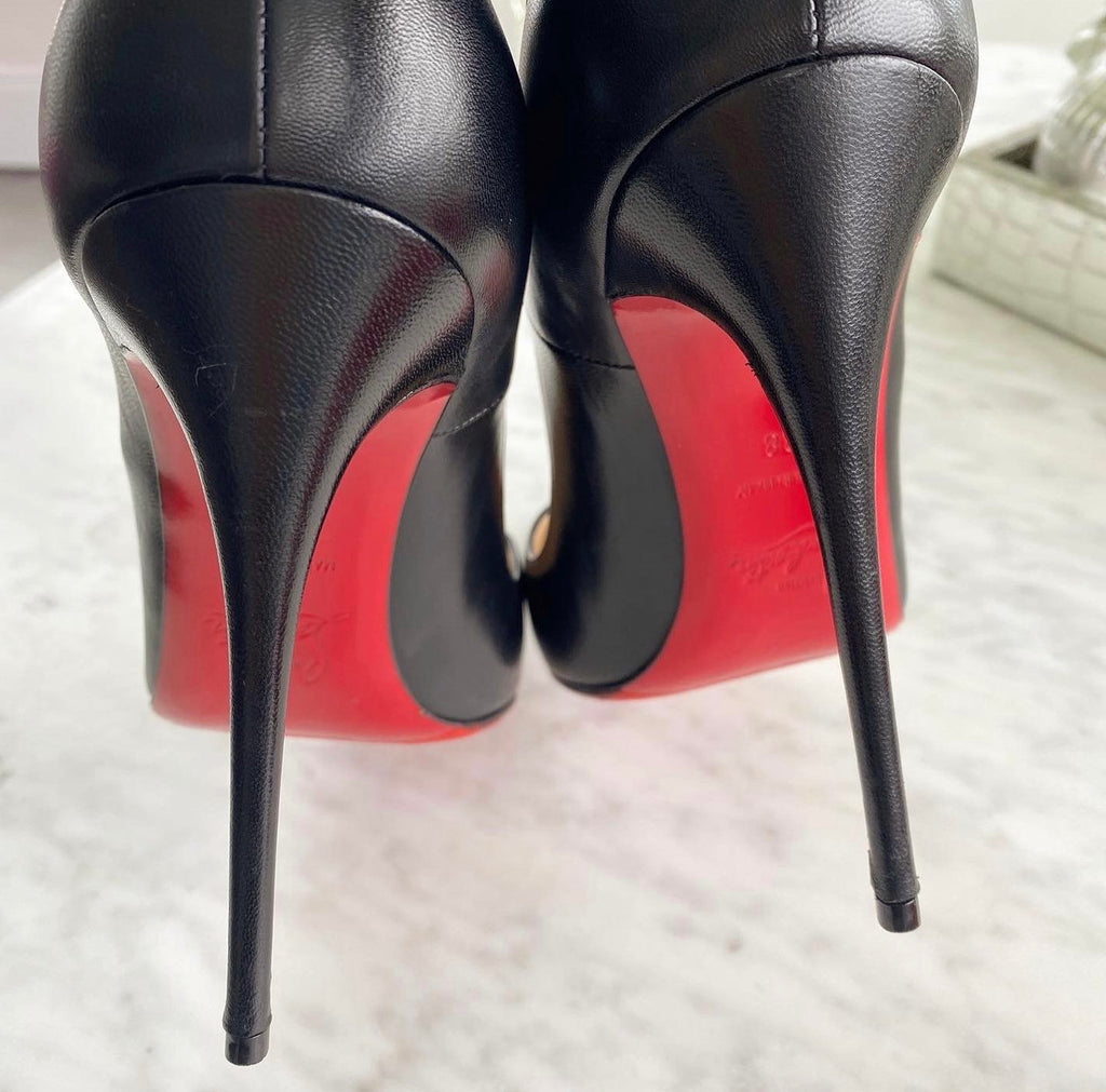 Christian Louboutin So Kate Leather Pumps, size 38